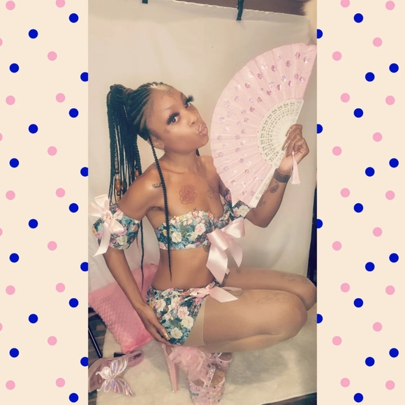 Meet your Posher, Moody - Picture 3 of 17